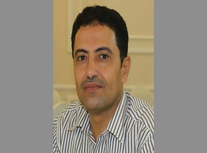 ميليشيا الحوثي تختطف الصحفي عبد القوي العديني من منزله في إب